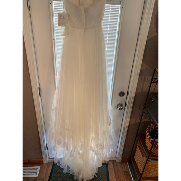 Pronovias 6331 wedding dress BRAND NEW WITH TAGS - Picture 6 of 8